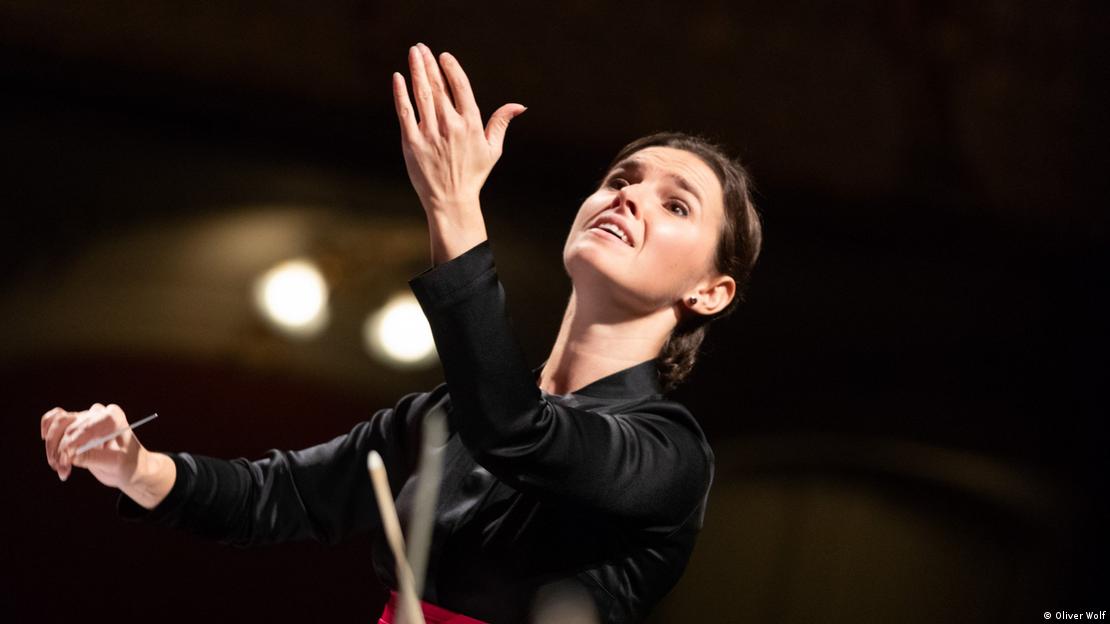 Ayol külotsiz uxlaydi Porno: rus ayol mast holda uxlayapti