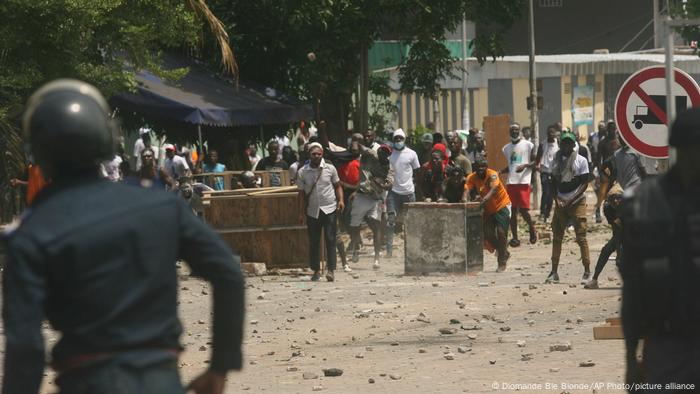 Elfenbeinküste Zusammenstöße vor Ankunft des Präsidenten Laurent Gbagbo