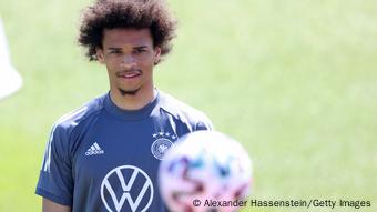 Leroy Sane konzentriert sich auf das Training