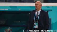 Тренер Черчесов прокомментировал отсутствие болельщиков из РФ на матче с Данией