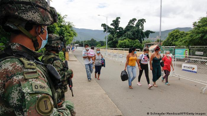 Kolumbien Cúcuta | Migranten Grenze | Soldaten 