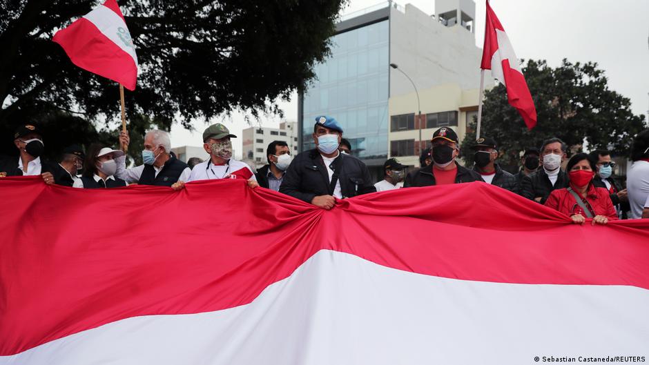 Seguidores de Fujimori y Castillo vuelven a marchar en Perú | Las noticias y análisis más importantes en América Latina | DW - Vimarsana News