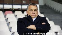 epa05578426 Hungarian Prime Minister Viktor Orban watches the training session of the Hungarian national soccer team at the Skonto Stadium in Riga, Latvia, 09 October 2016. Hungary will face Latvia in the FIFA World Cup 2018 qualifying soccer match on 10 October 2016. EPA/TOMS KALNINS +++ dpa-Bildfunk +++