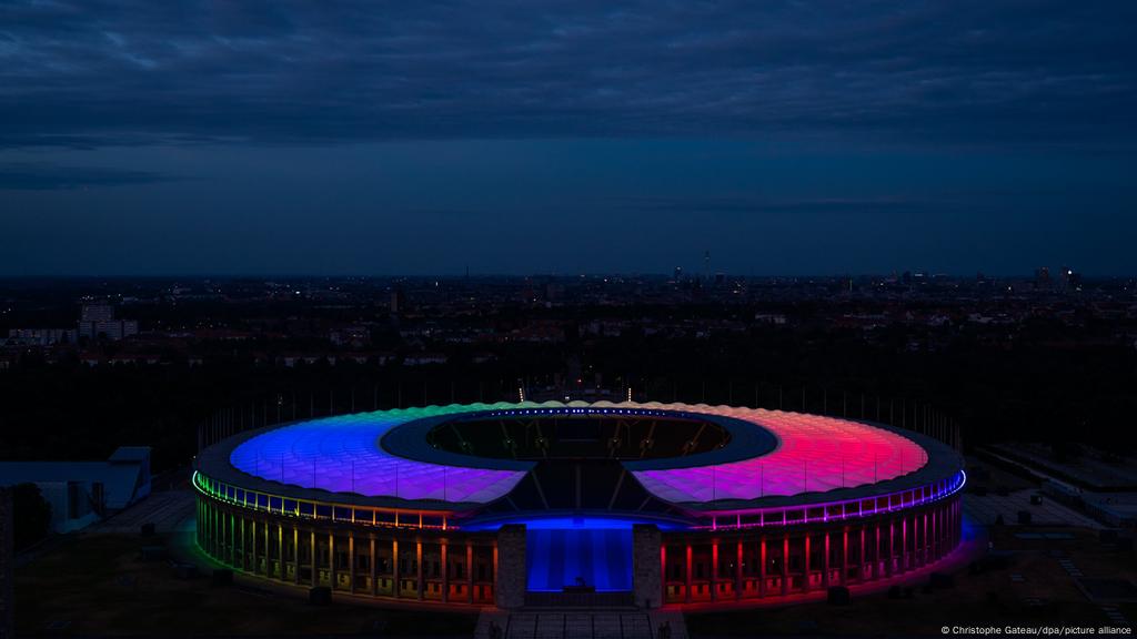 Euro Bundesliga Clubs Light Up In Pride Colors News Dw 23 06 21