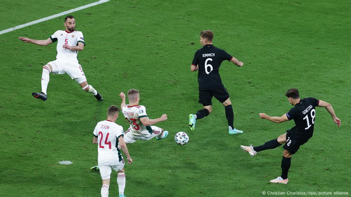 Leon Goretzka scores the winner