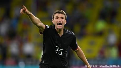 <div>Thomas Müller: Germany's resurgent 'Raumdeuter' urges Harry Kane to be patient</div>
