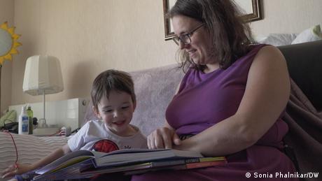 France could ease path to parenthood for single and lesbian women