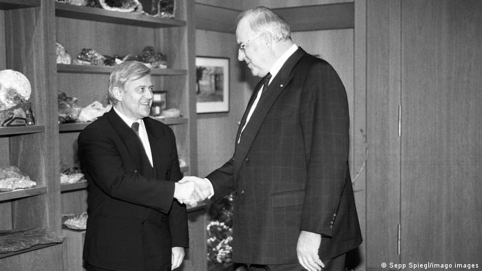 Chancellor Helmut Kohl (right) meets with Slovenian President Milan Kucan