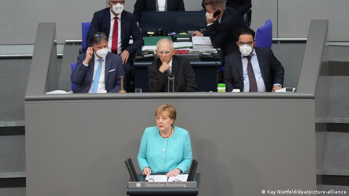 Deutschland Bundestag Angela Merkel Regierungserklärung EU-Gipfel