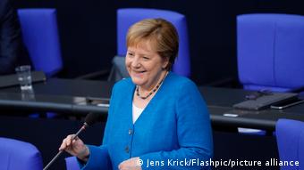 Bundestag Kanzlerin Merkel Befragung | Mimik