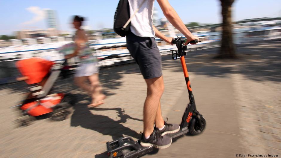 Sve više smrtonosnih nesreća sa električnim trotinetima