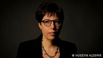 İstanbul Bilgi Üniversitesi İletişim Fakültesi'nden Prof. Dr. Aslı Tunç İstanbul Bilgi Üniversitesi İletişim Fakültesi'nden Prof. Dr. Aslı Tunç