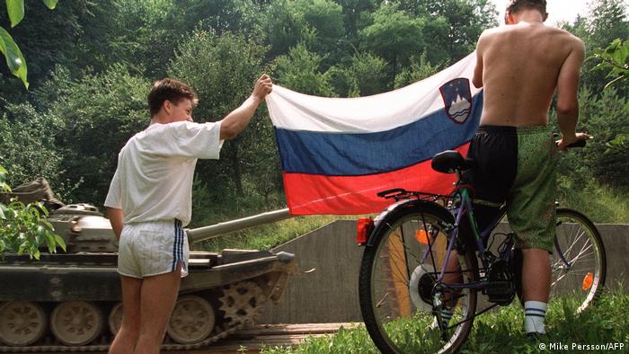 Slowenien 1991 Jugoslawische Volksarmee zieht sich zurück