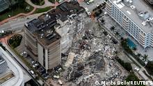 24/06/2021***
An aerial view showing a partially collapsed building in Surfside near Miami Beach, Florida, U.S., June 24, 2021. REUTERS/Marco Bello TPX IMAGES OF THE DAY