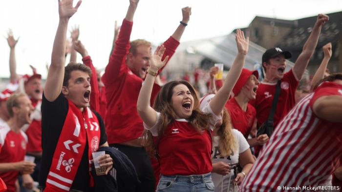 EURO 2020 | Wales vs Dänemark | Fans in Kopenhagen