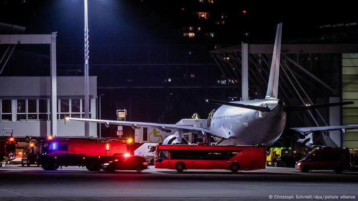 Verletzte Soldaten aus Mali landen in Stuttgart