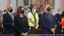 Joachim Herrmann (l-r), bayerischer Innenminister, Ilse Aigner, bayerische Landtagspräsidentin und Markus Söder, Bayerns Ministerpräsident (alle CSU), nehmen an einem Gedenkgottesdienst im Kiliansdom teil. Bei einer Trauerfeier haben viele Menschen den Opfern des tödlichen Messerangriffs vom 25.06.2021 in Würzburg gedacht. Ein Mann hatte wahllos Menschen mit einem Messer attackiert - drei Personen wurden getötet, mehrere verletzt. +++ dpa-Bildfunk +++