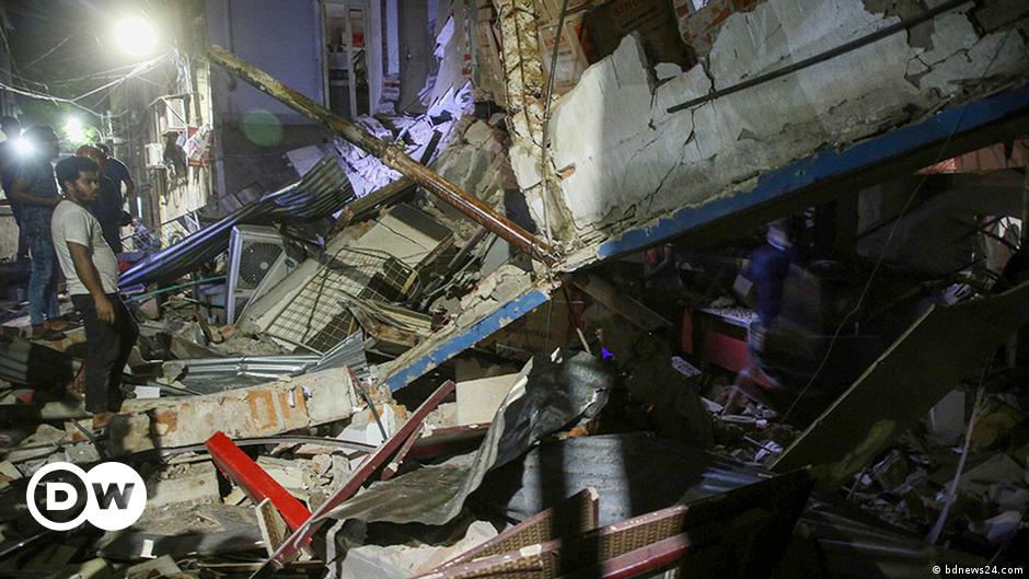 Explosion lässt Haus in Dhaka einstürzen