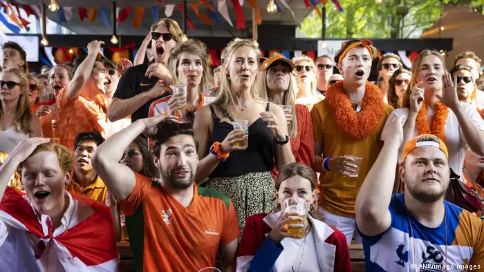 Weltspiegel | Amsterdam, Niederlande | Fussball EM, Fans bei Public Viewing