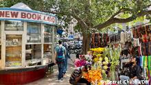 Delhi residents step out as India's capital reopens after weeks of a coronavirus-induced lockdown. India has recently seen a fall in cases after reporting one of the world's worst virus outbreaks.
Date: June 26, 2021 Credit: Seerat Chabba, DW
Location: New Delhi, India