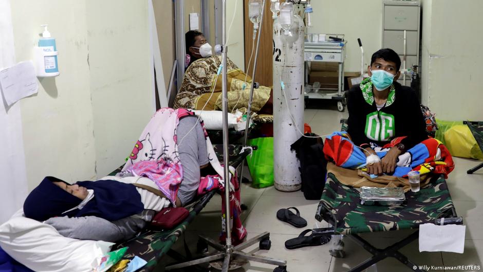 Indonesia endurece restricciones ante agresivo avance del COVID-19 | El Mundo | DW - Vimarsana News