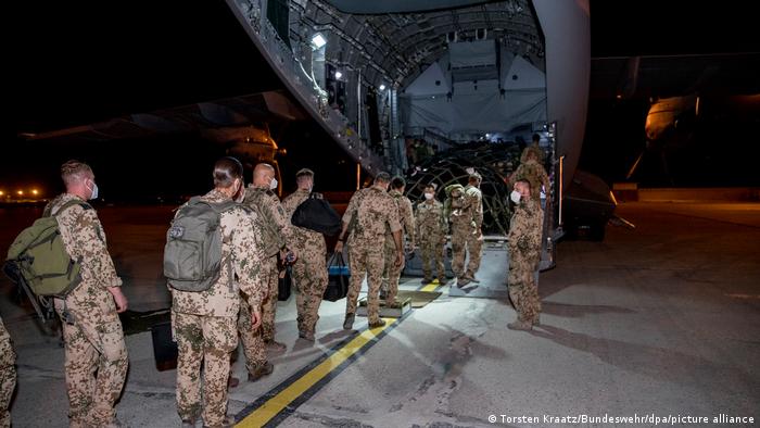 Soldados alemanes dejan Afganistán.