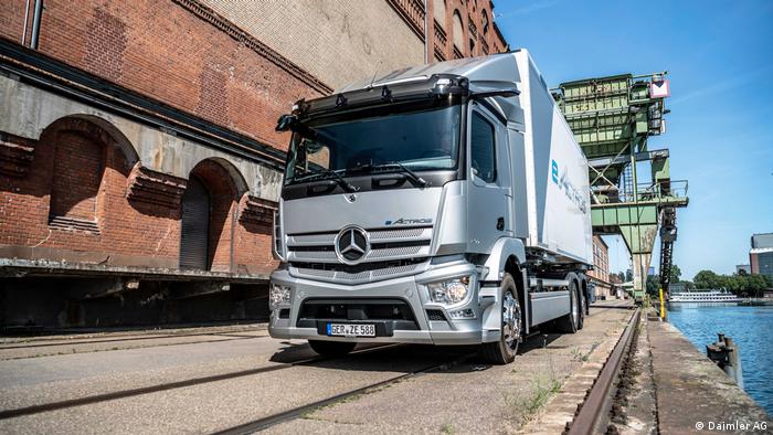 Первый серийный электрический грузовик компании Daimler Truck - Mercedes-Benz eActros 