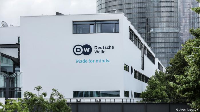 DW Deutsche Welle Haus Diversity Fahne 