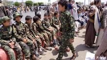 Vom Sommercamp an die Front.
In Yemen-Sanaa. Kindersoldaten in Militäruniform. 
