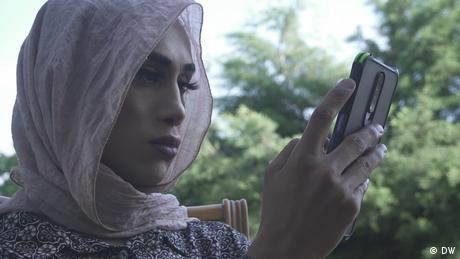 <div>COVID: Kashmir's transgender community left to fend for themselves</div>