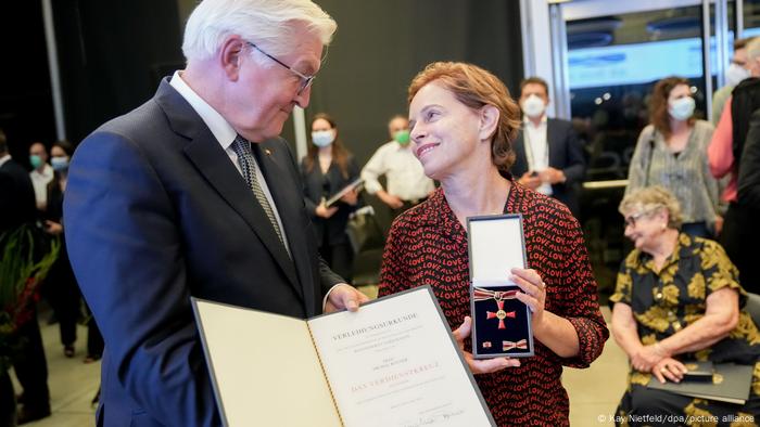 Israel Peres Center | Staatsbesuch von Bundespräsident Steinmeier | mit Michal Rovner, Künstlerin Israel Peres Center | Staatsbesuch von Bundespräsident Steinmeier | mit Michal Rovner, Künstlerin