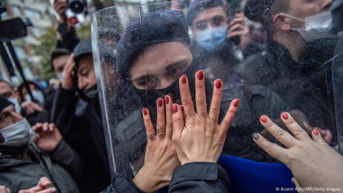 Türkei I Frauen protestieren gegen Recep Tayyip Erdogan
