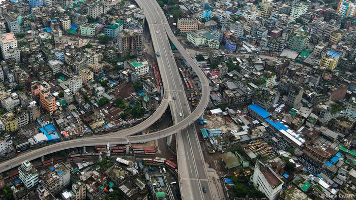 孟加拉国的封锁措施：2021年7月，达卡（Dhaka）空旷的马路