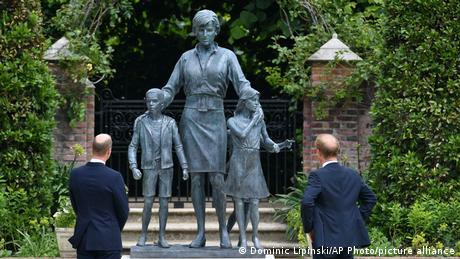 Kensington Park Statue Prinzessin Diana enthüllt