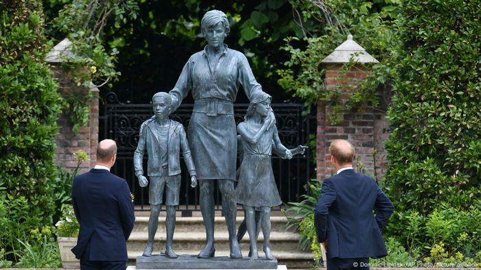 Princess Diana Statue Unveiled In London Culture Arts Music And Lifestyle Reporting From Germany Dw 01 07 21