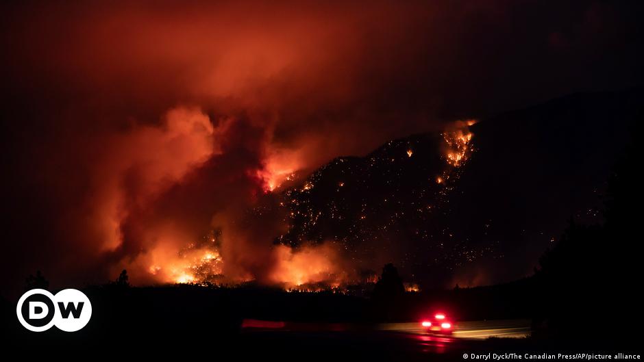 Flammenmeer bringt Kanadas Feuerwehr ans Limit