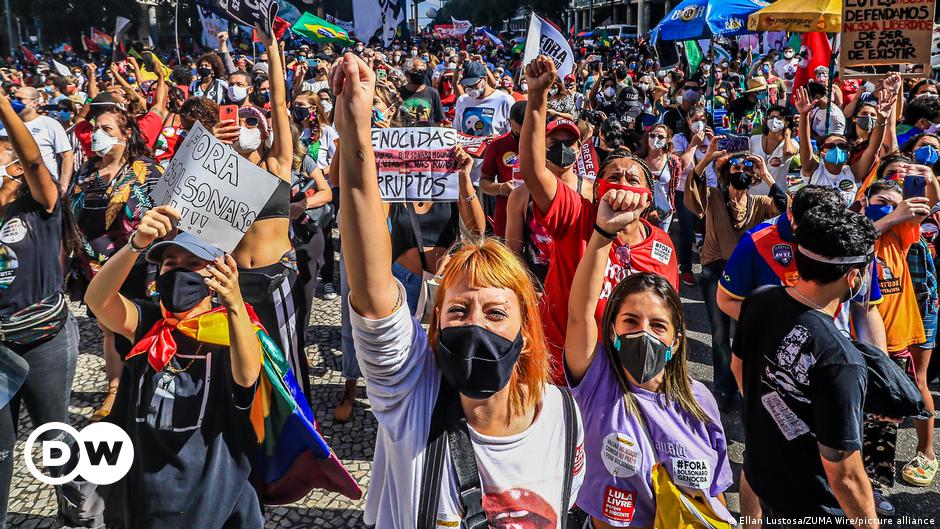 Zehntausende Brasilianer fordern Bolsonaros Rücktritt