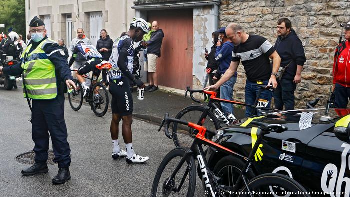 Nic Dlamini also crashed during the third stage of the Tour de France