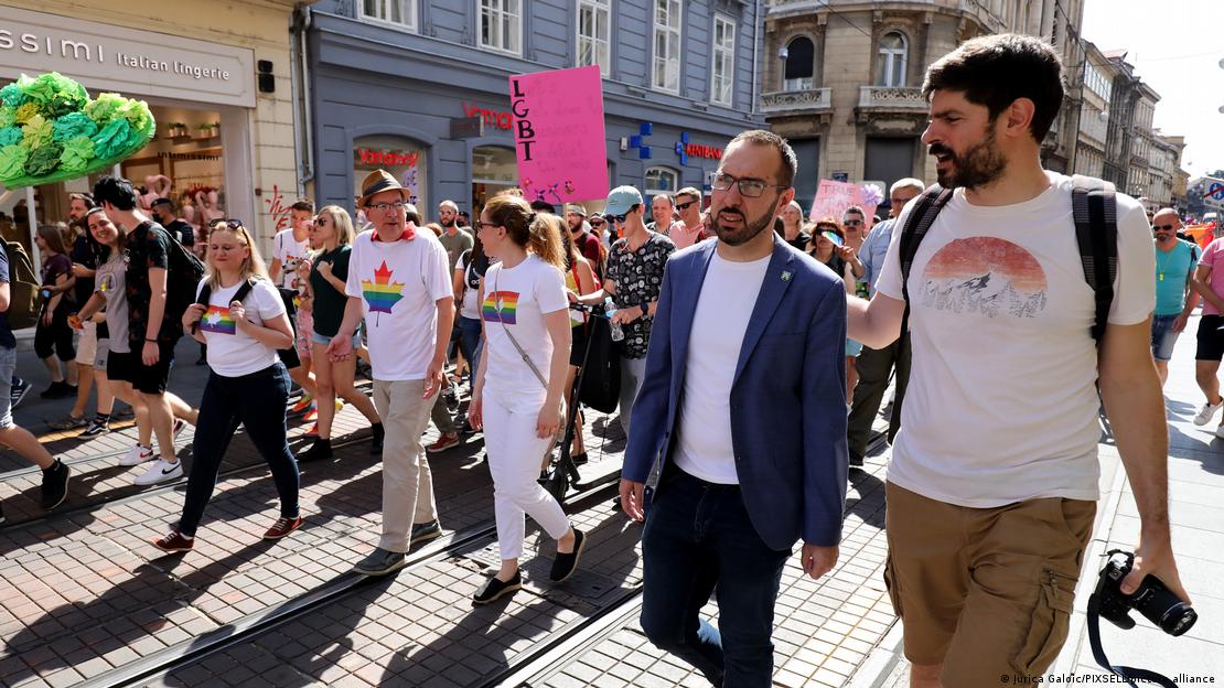 Predsjednik Možemo! i gradonačelnik Zagreba, Tomislav Tomašević u LGBT-povorci