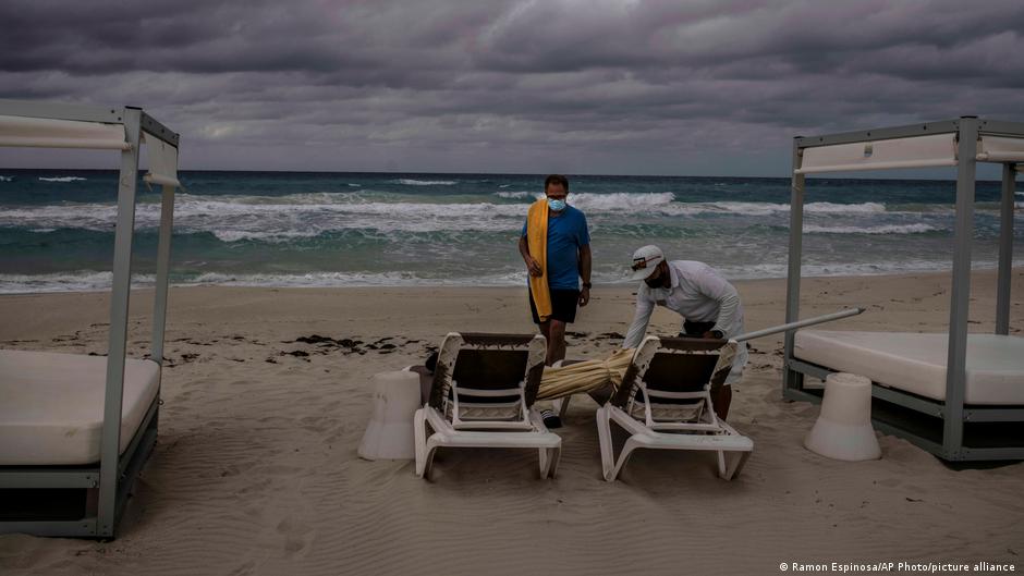 Tormenta Elsa se aproxima, levemente debilitada, al este de Cuba | Las noticias y análisis más importantes en América Latina | DW - Vimarsana News