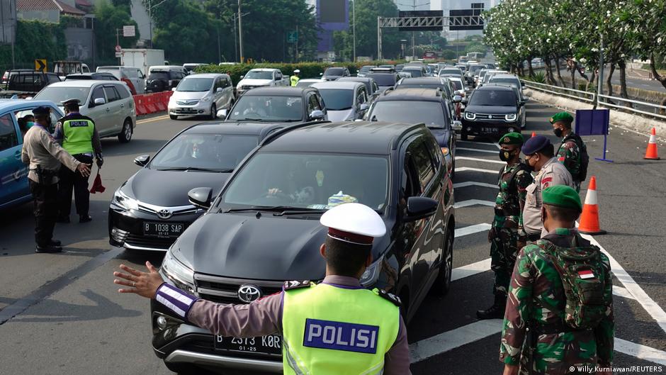 Luhut: 90 Persen Kasus Corona di Jakarta Varian Delta | INDONESIA: Laporan topik-topik yang menjadi berita utama | DW - Vimarsana News