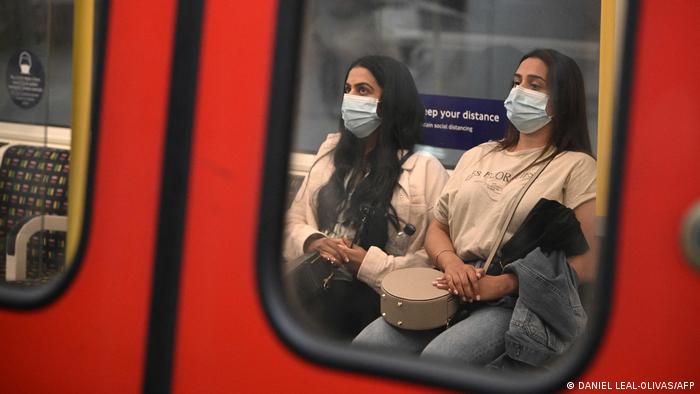 UK Boris Johnson plant Abschaffung von Corona-Bestimmungen | Maskenpflicht im ÖPNV