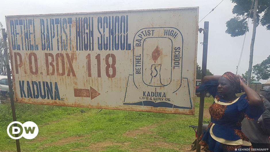 Wieder über 100 Schüler in Nigeria entführt