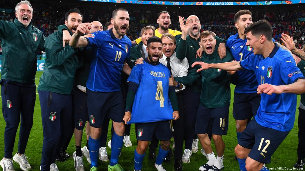 Forza Azzurri: Behind Roberto Mancini′s Italian renaissance | Sports |  German football and major international sports news | DW | 11.07.2021
