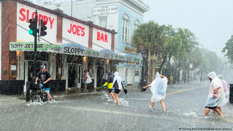 Hurricane Elsa heads for Florida amid Miami condo rescue efforts | News | DW - Vimarsana News
