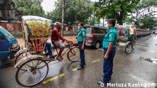 Bangladesh is under strict lockdown until July 14 to curd spread of coronavirus. Police, RAB accompanied by army and border guard Bangladesh officials are patrolling different Dhaka roads.
Photo: Mortuza Rashed/DW 7.7.21