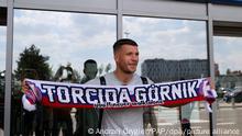 Lukas Podolski aceptó recortar su salario para fichar por su club preferido en Polonia