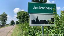 Ortsschild des Dorfes Jedwabne, wo es am 10.Juli 1941 zum Judenmassaker kam.