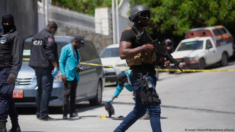 Policía de Haití continúa "cacería" de asesinos del presidente | El Mundo | DW - Vimarsana News