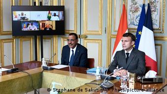 Le président français Emmanuel Macron et son homologue du Niger Mohamed Bazoum en juin 2021 en France.